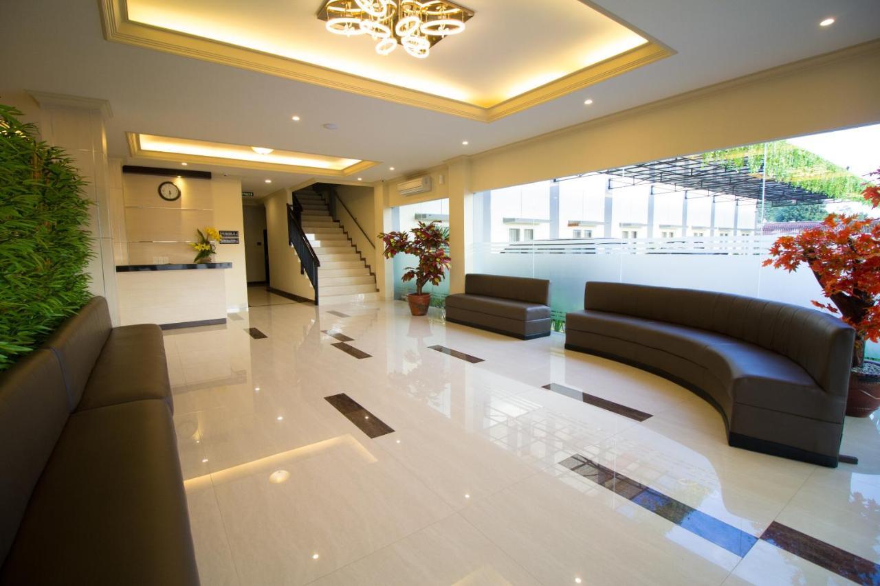 Puri Indah Hotel Subak Mataram Buitenkant foto